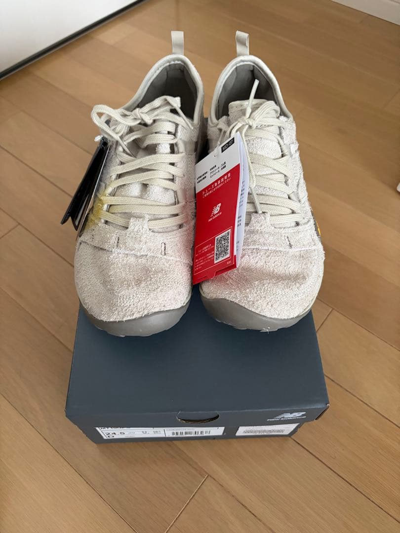MT10OPS new balance 24.5cm ベージュ