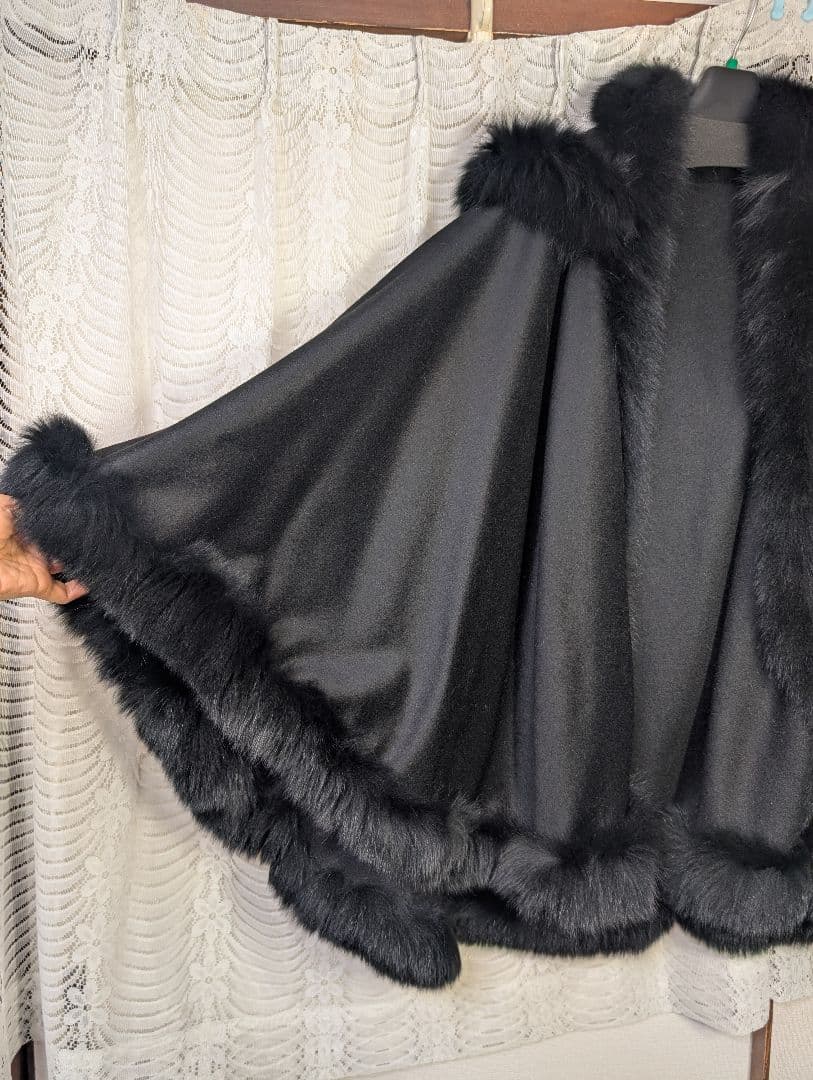 ブルーフォックスファー　カシミアケープコート