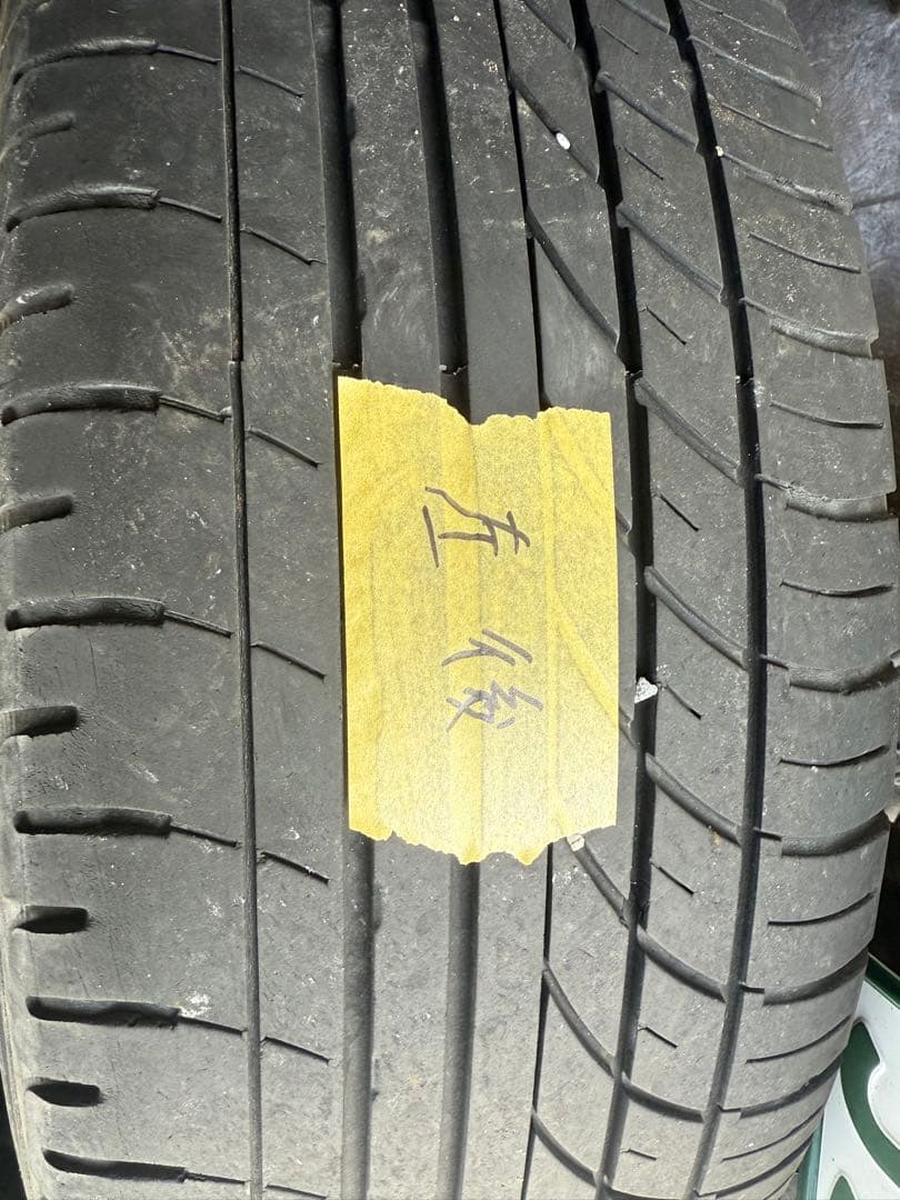 ハイエース FENICE 17インチ ヨコハマ パラダタイヤ ロックナットセット