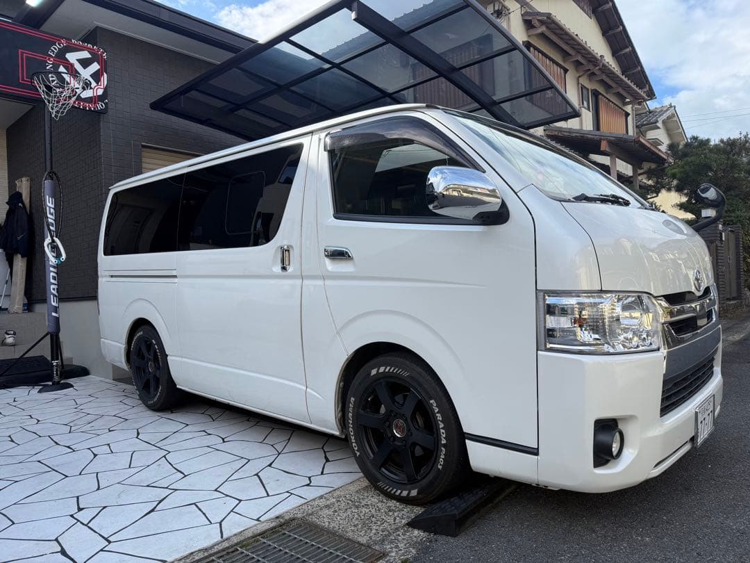 ハイエース FENICE 17インチ ヨコハマ パラダタイヤ ロックナットセット