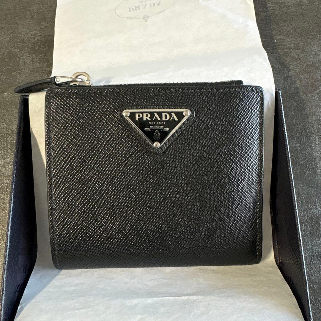 【新品同様】PRADA サフィアーノレザー