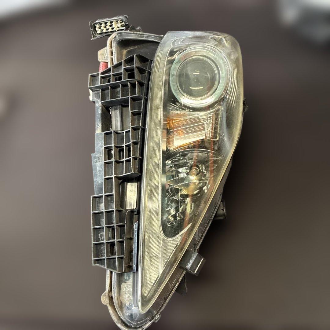 #2046 LEXUS IS ヘッドライト①