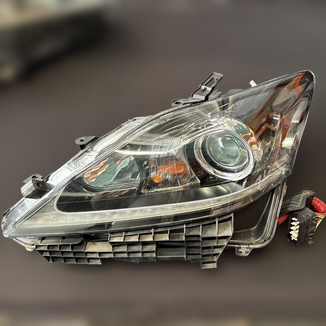 #2046 LEXUS IS ヘッドライト①