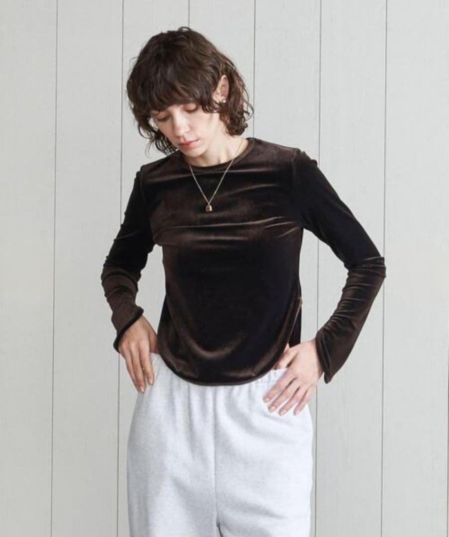 ちょ子様 H ビューティー&ユース ストレッチ ベロアロングスリーブプルオーバー