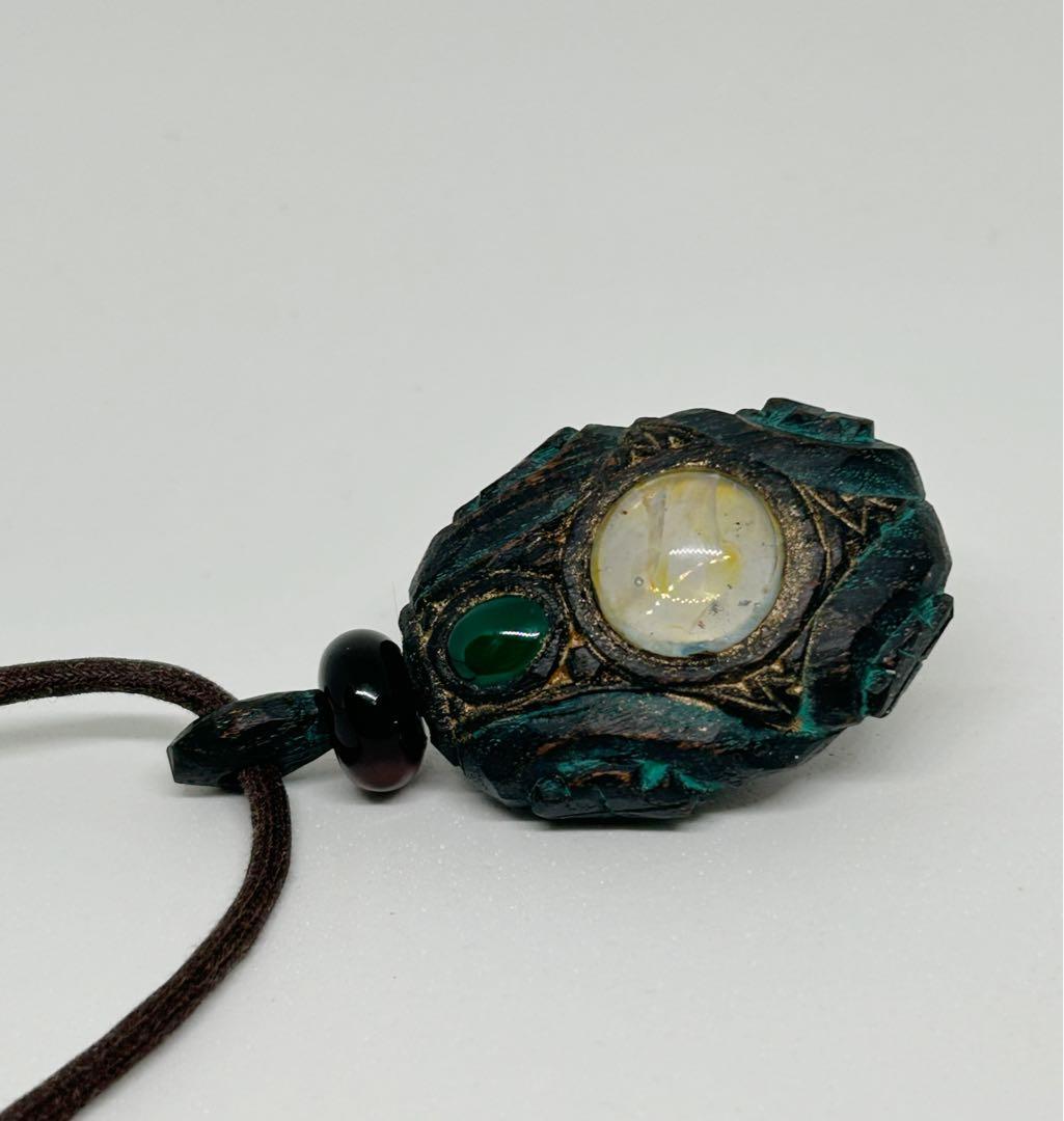 北海道アイヌコタン 西田智三さん作 アイヌ紋様彫刻ペンダント