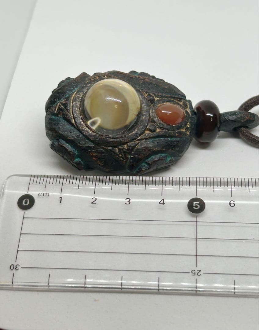 北海道アイヌコタン 西田智三さん作 アイヌ紋様彫刻ペンダント