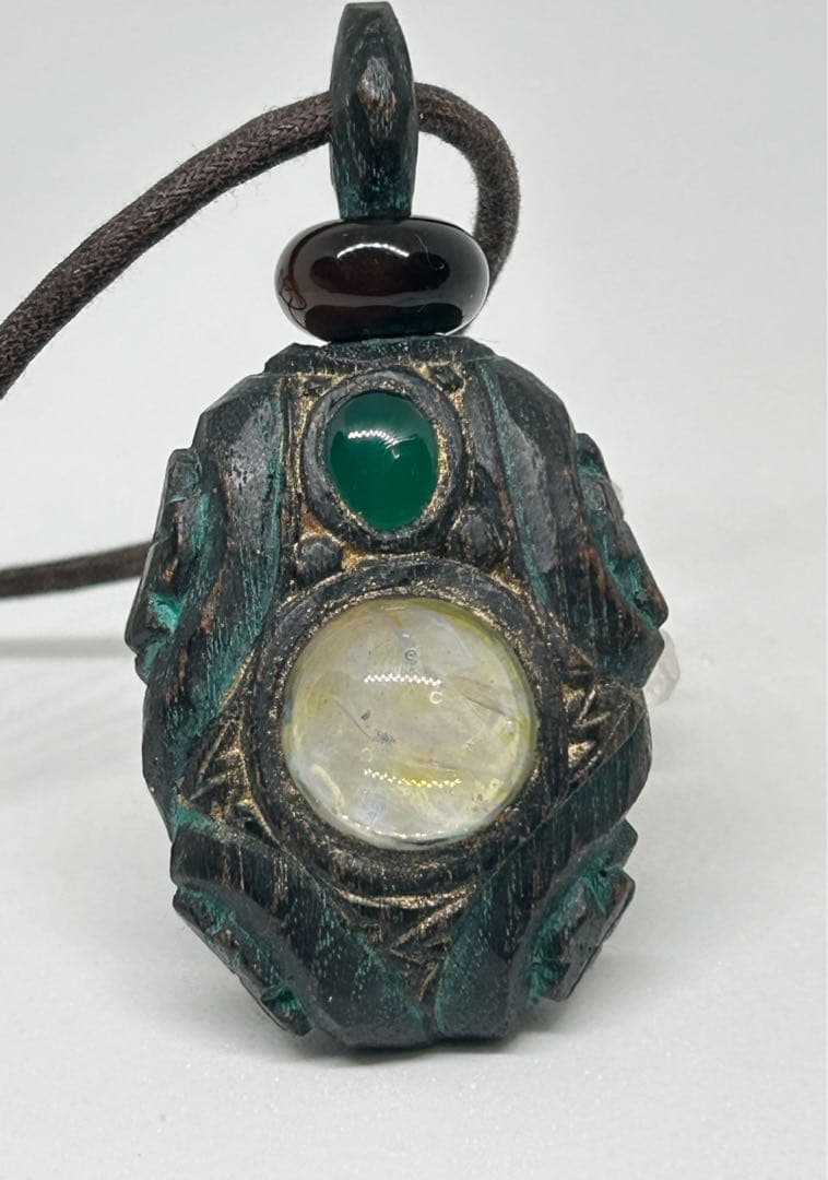 北海道アイヌコタン 西田智三さん作 アイヌ紋様彫刻ペンダント