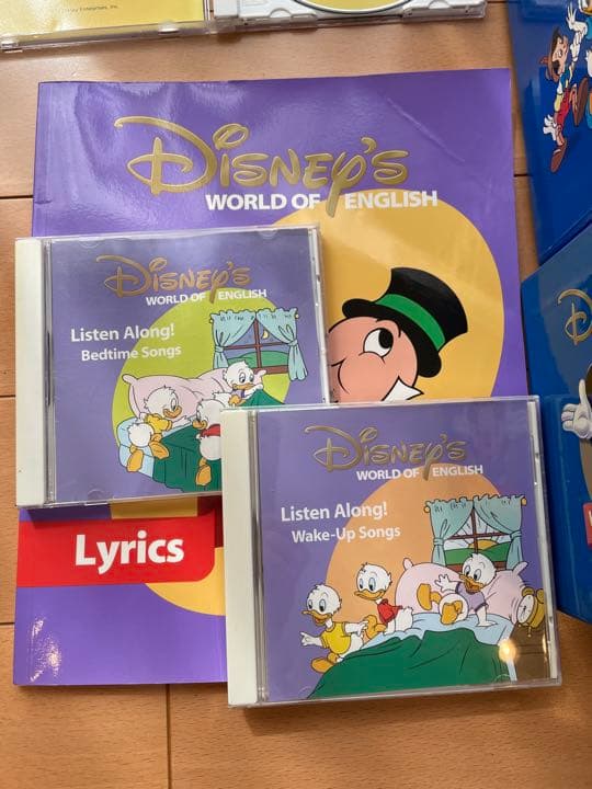 DWE CDと絵本、リリックス