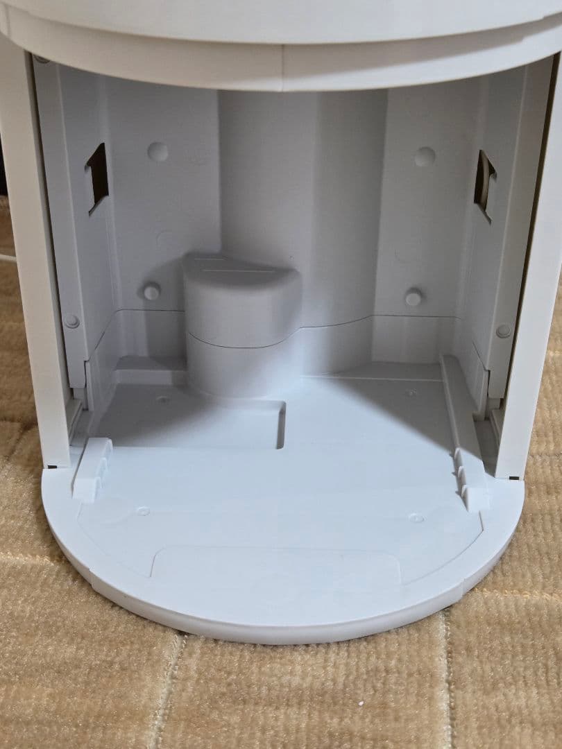 コロナ　除湿機 CD -P6322-W【2022年製】