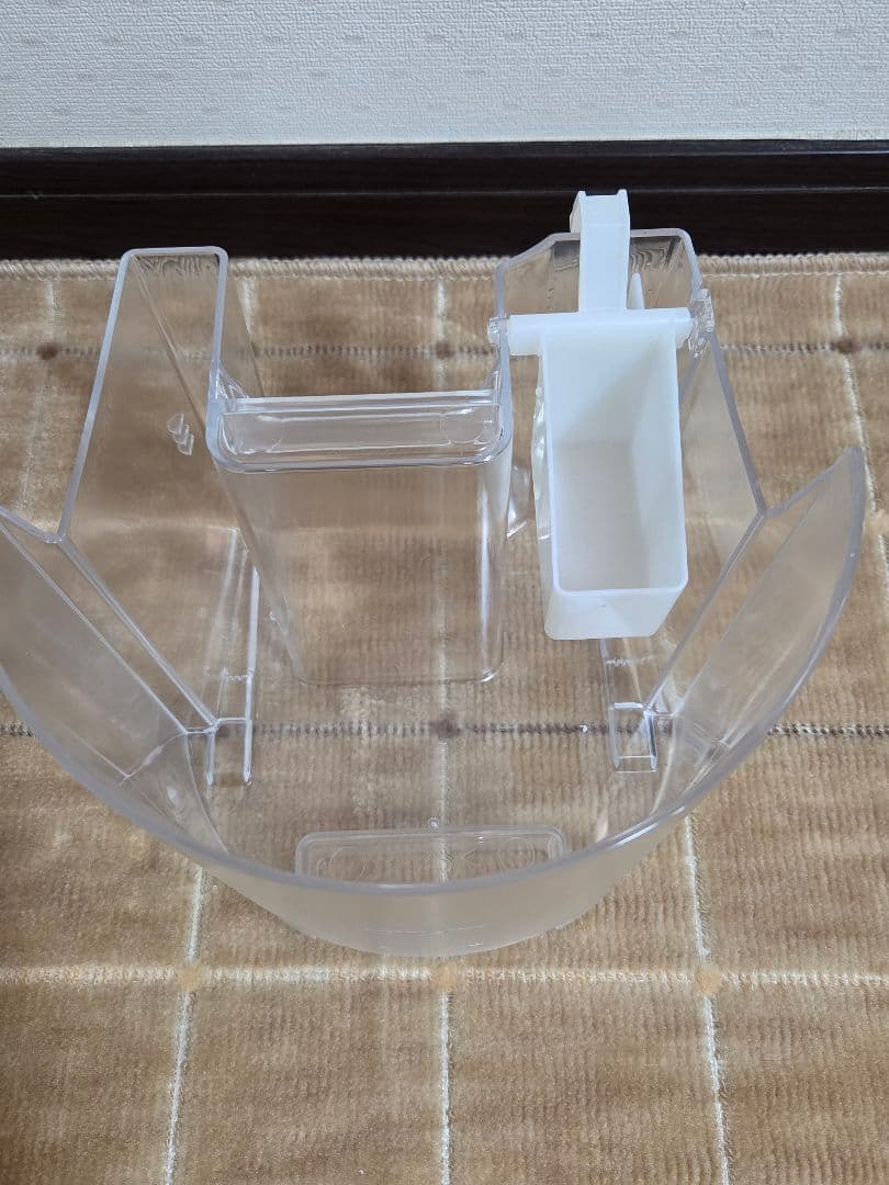 コロナ　除湿機 CD -P6322-W【2022年製】