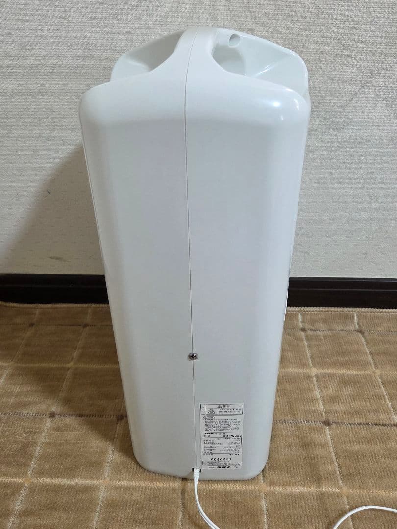 コロナ　除湿機 CD -P6322-W【2022年製】