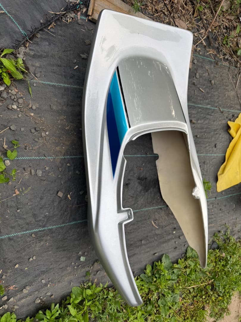 xjr400 テールカウル　佐田カラー