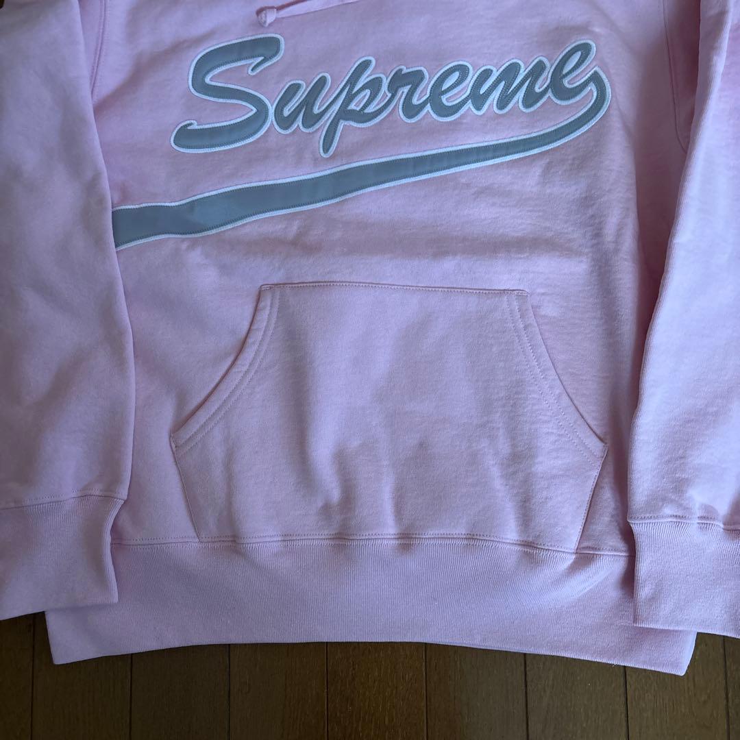 新品　Supreme ピンク ロゴ フード付きパーカー