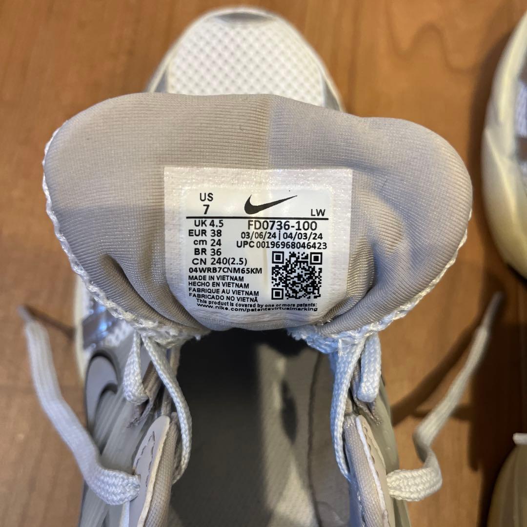 【美品】NIKE W V2K RUN サミットホワイト×シルバー24cm 箱付