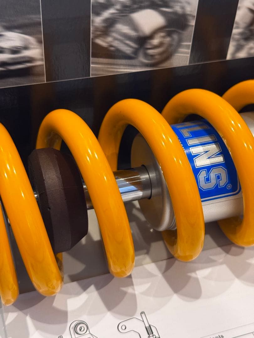 Z900RS オーリンズ リアサスペンション KA739