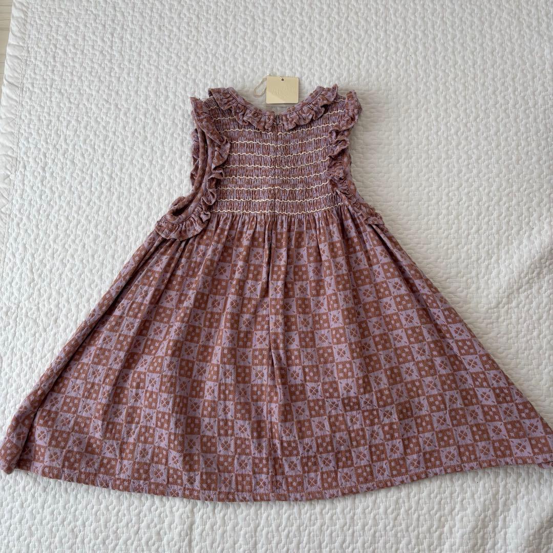 apolina 刺繍ワンピース　5-7y