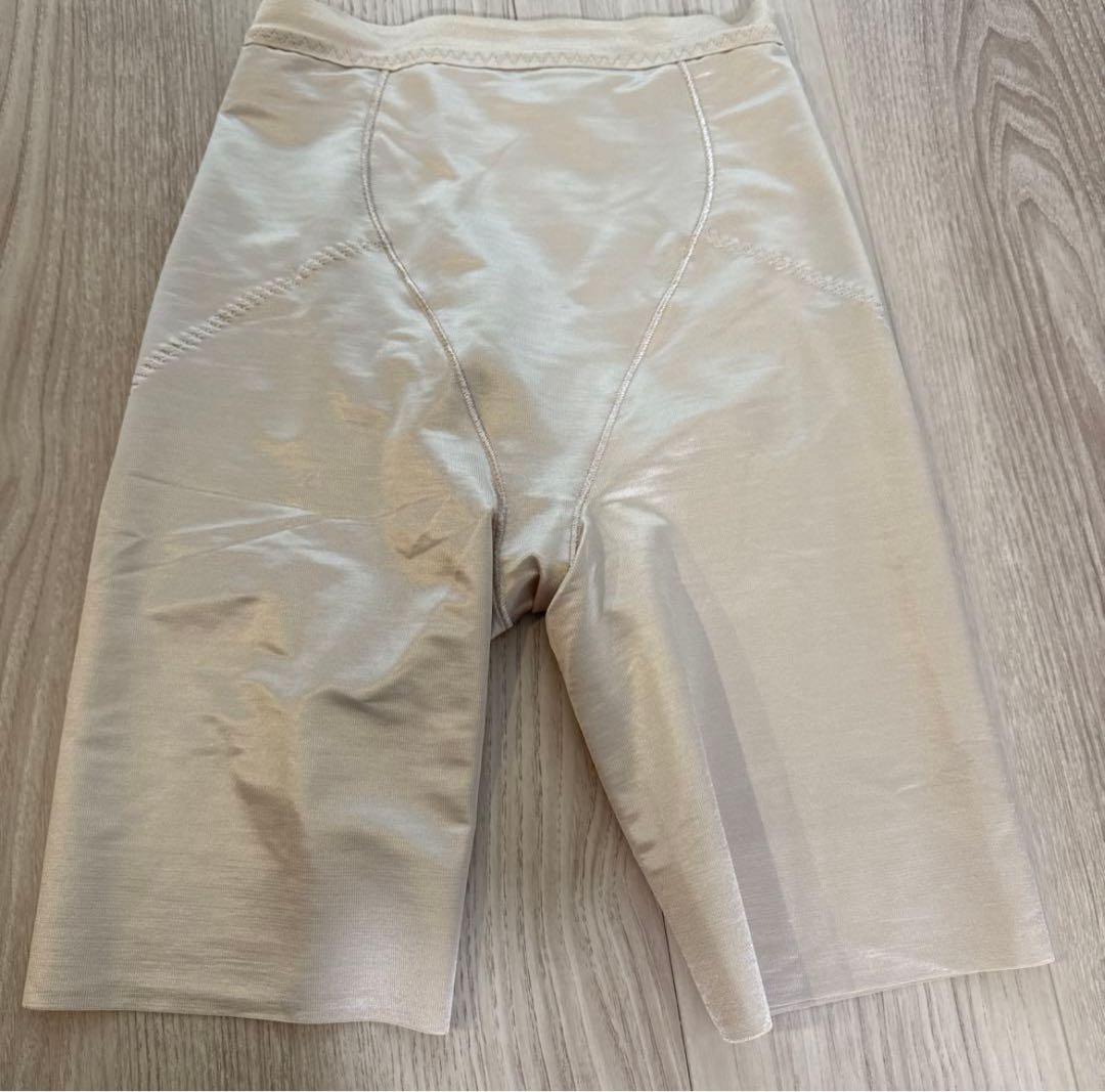 【美品】トリートドレッシングブライダルインナー D75パッド付きガードルセット