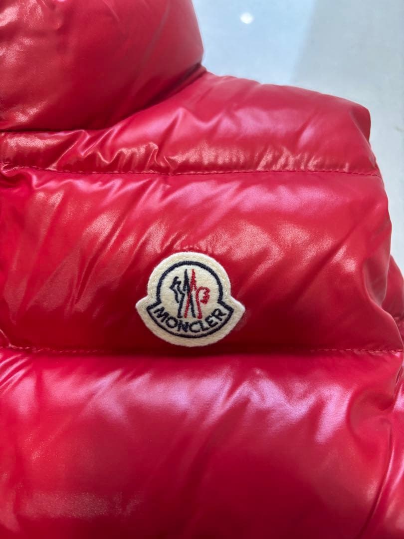 美品 モンクレール 赤 キルティング ダウンベスト