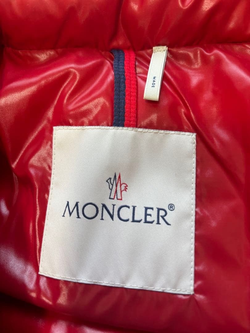 美品 モンクレール 赤 キルティング ダウンベスト