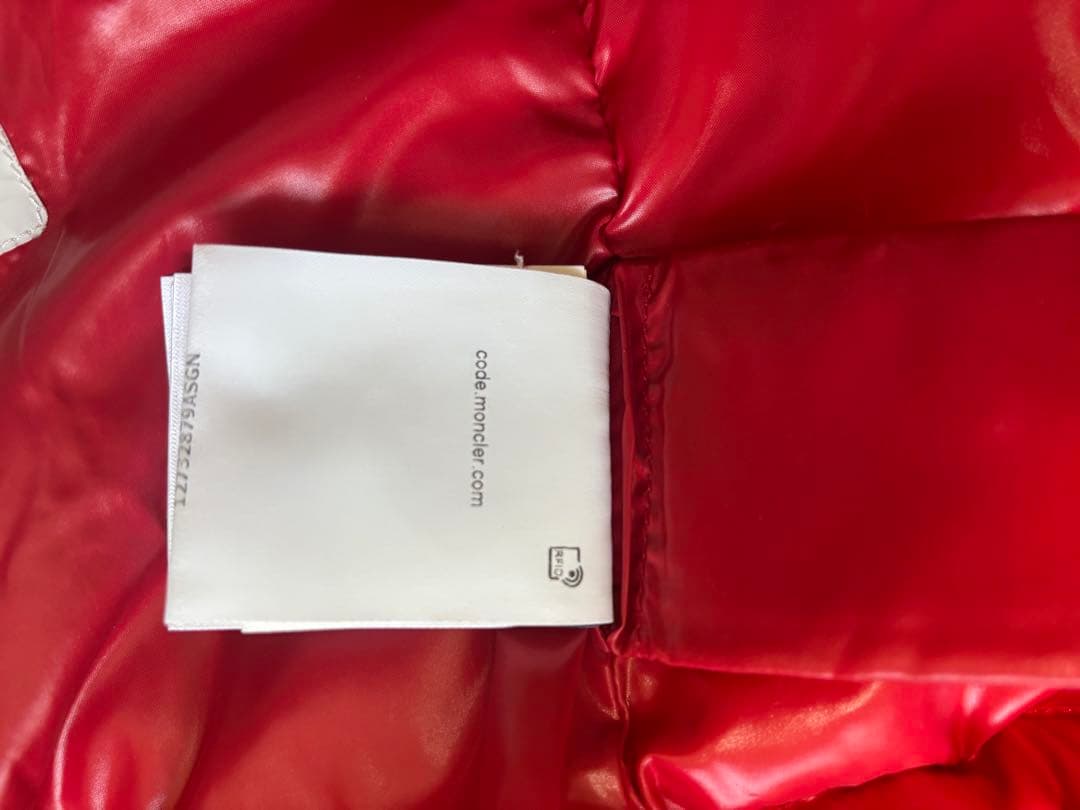 美品 モンクレール 赤 キルティング ダウンベスト