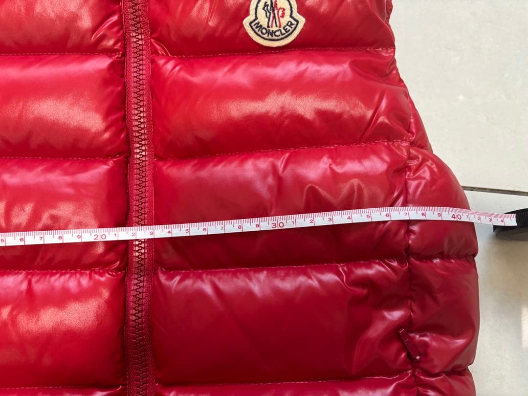 美品 モンクレール 赤 キルティング ダウンベスト