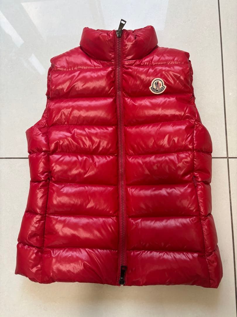 美品 モンクレール 赤 キルティング ダウンベスト