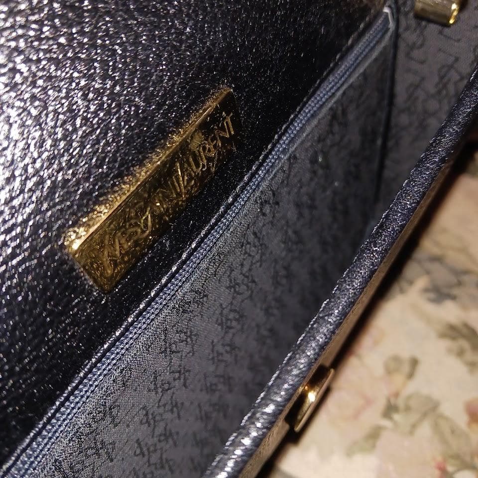 イブサンローランショルダーバック　YSL