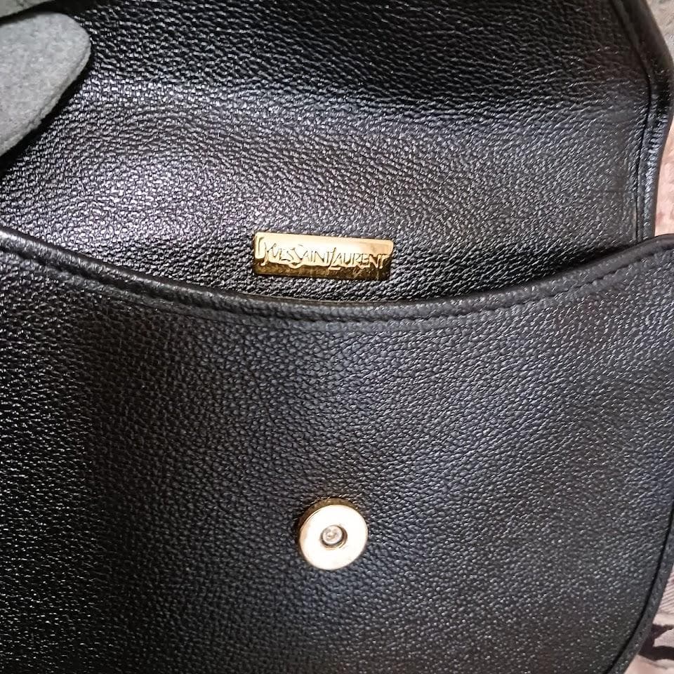 イブサンローランショルダーバック　YSL