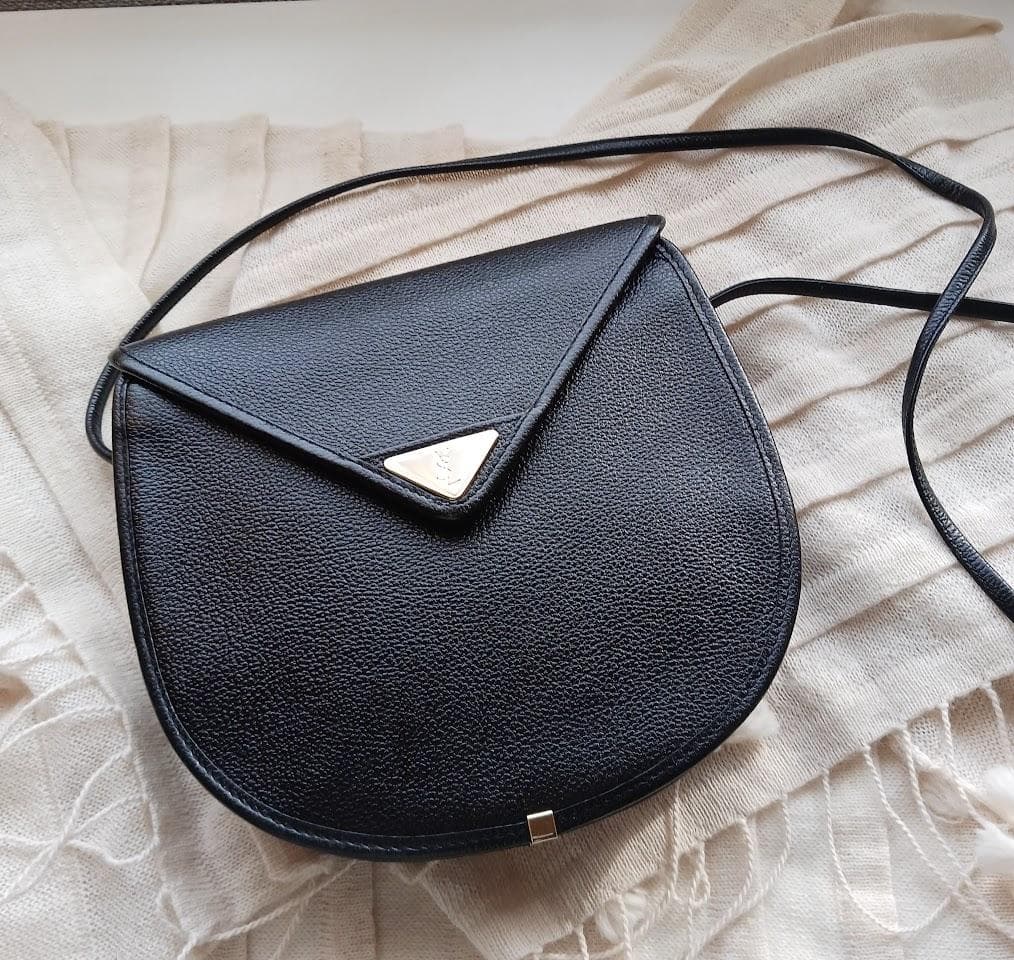 イブサンローランショルダーバック　YSL