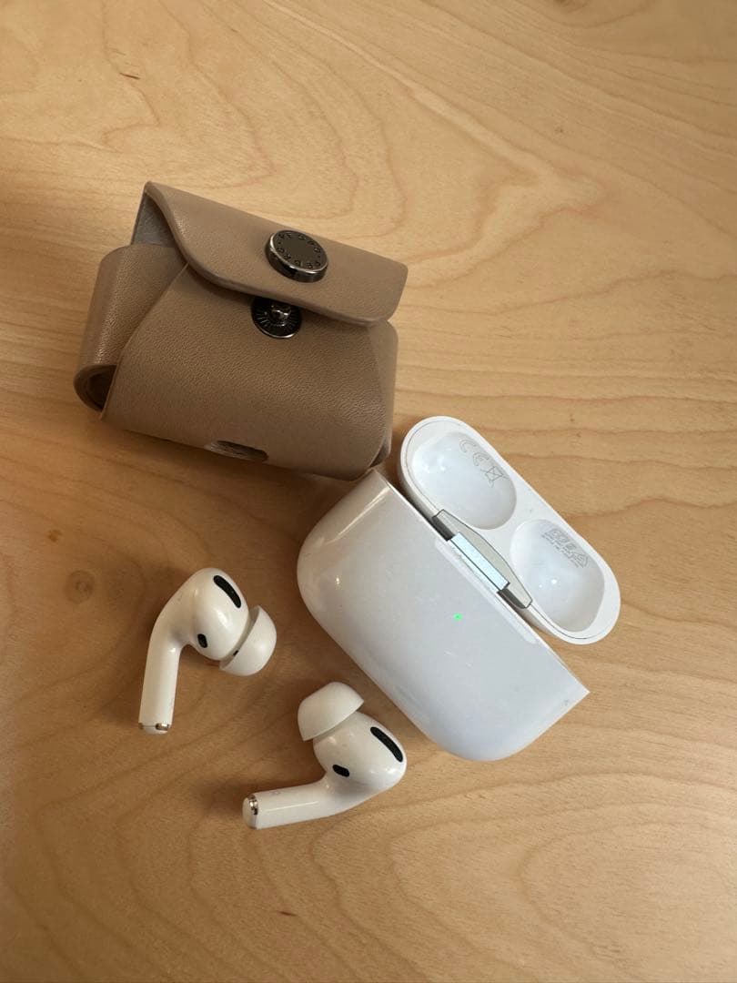 K*Z様 AirPods pro 本体　PEDRO 革ケース付き　値下げ中！