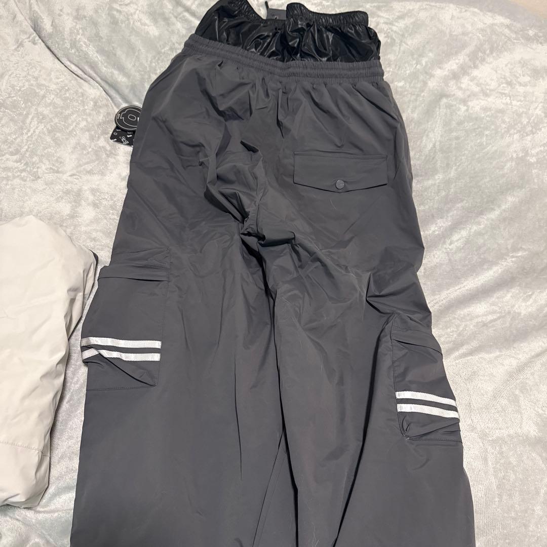 スノーボードウェア グレーとホワイト グラトリ 韓国