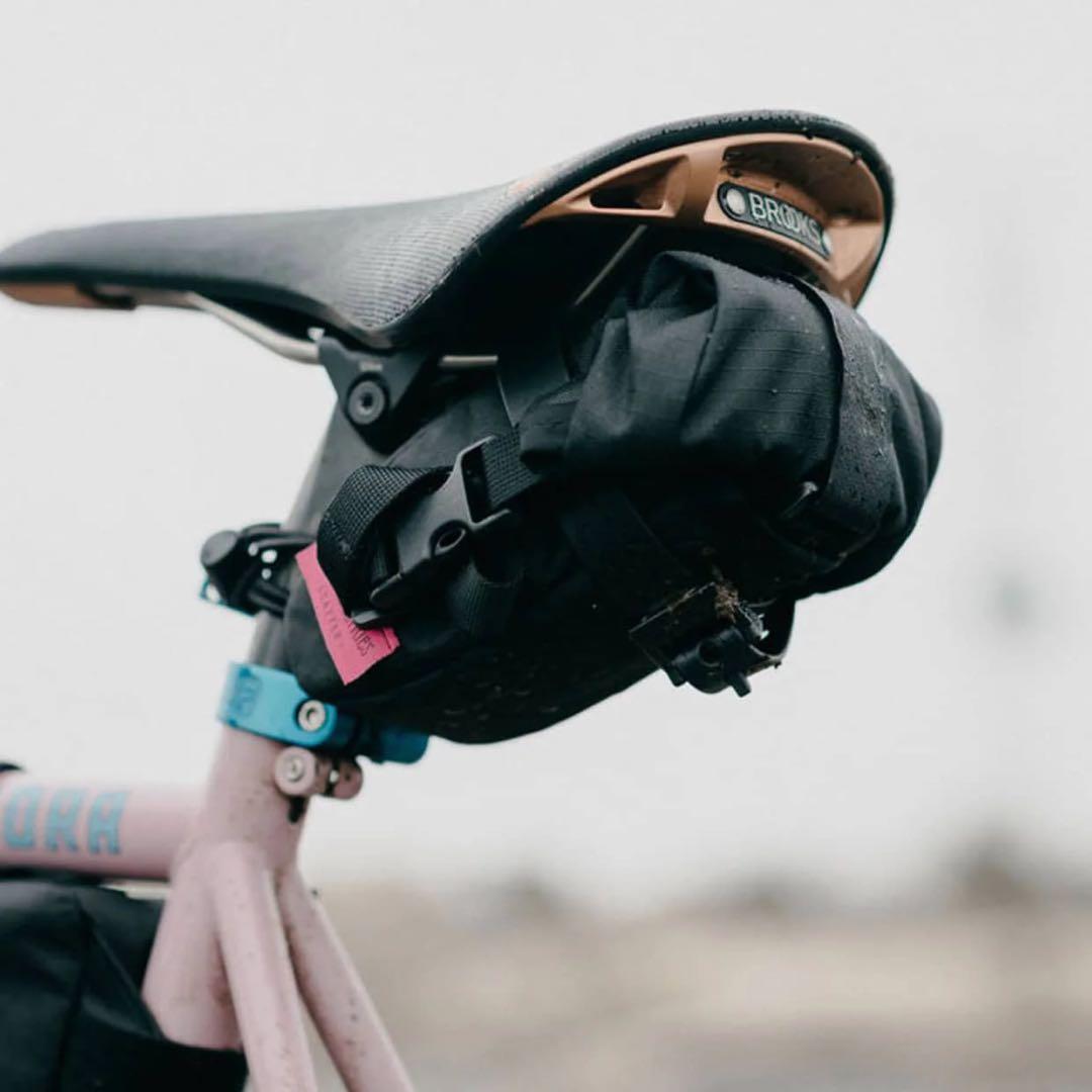 SWIFT INDUSTRIES every day caddy サドルバッグ