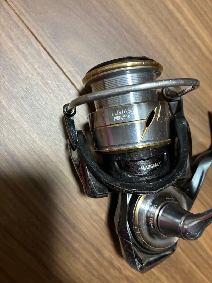 LUVIAS 2500 スピニングリール