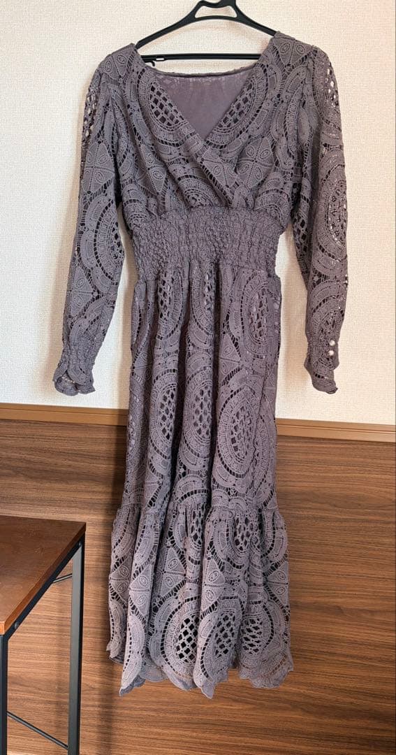 マ*子様 元鈴木さん総レースシエナワンピースcinematiqグレーpinupc