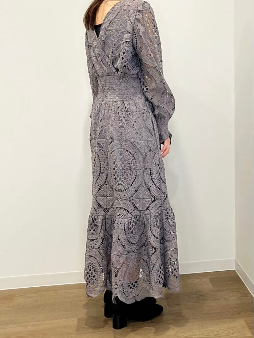 マ*子様 元鈴木さん総レースシエナワンピースcinematiqグレーpinupc