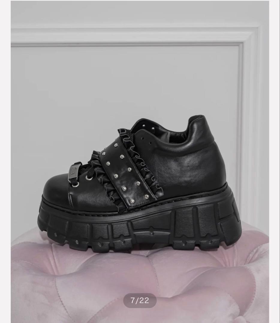 pium フリルベルトボリュームスニーカー(ブラック・M)