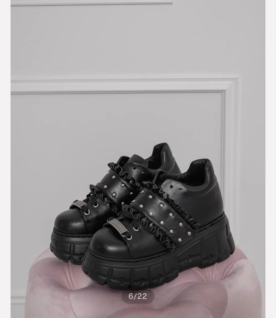 pium フリルベルトボリュームスニーカー(ブラック・M)