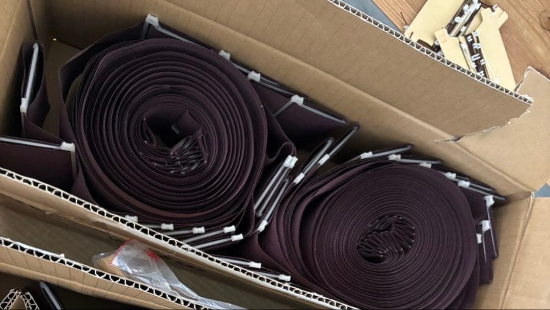 ボルドー バーチカルブラインド（TOSO49,400円）1枚10cm