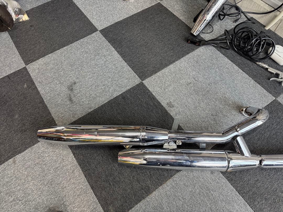 ドラッグスター400 4TR取り外し　純正マフラー