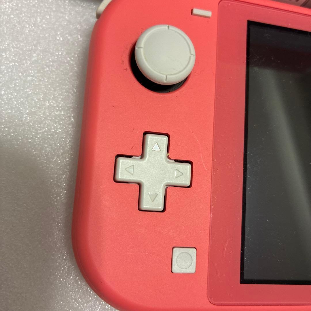 美品　Nintendo Switch Lite コーラル　ピンク