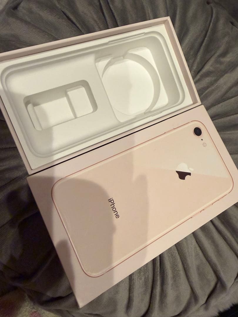 Apple iPhone 8 ゴールド 本体