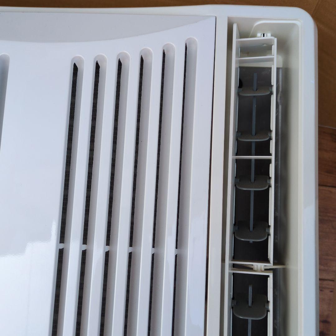 窓用エアコン ホワイト 冷房機能　ウィンド型ルームエアコン。小泉成器。ほぼ未使用