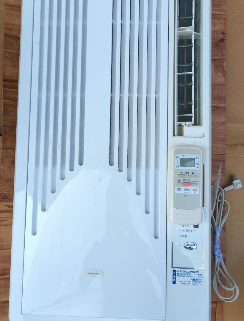 窓用エアコン ホワイト 冷房機能　ウィンド型ルームエアコン。小泉成器。ほぼ未使用