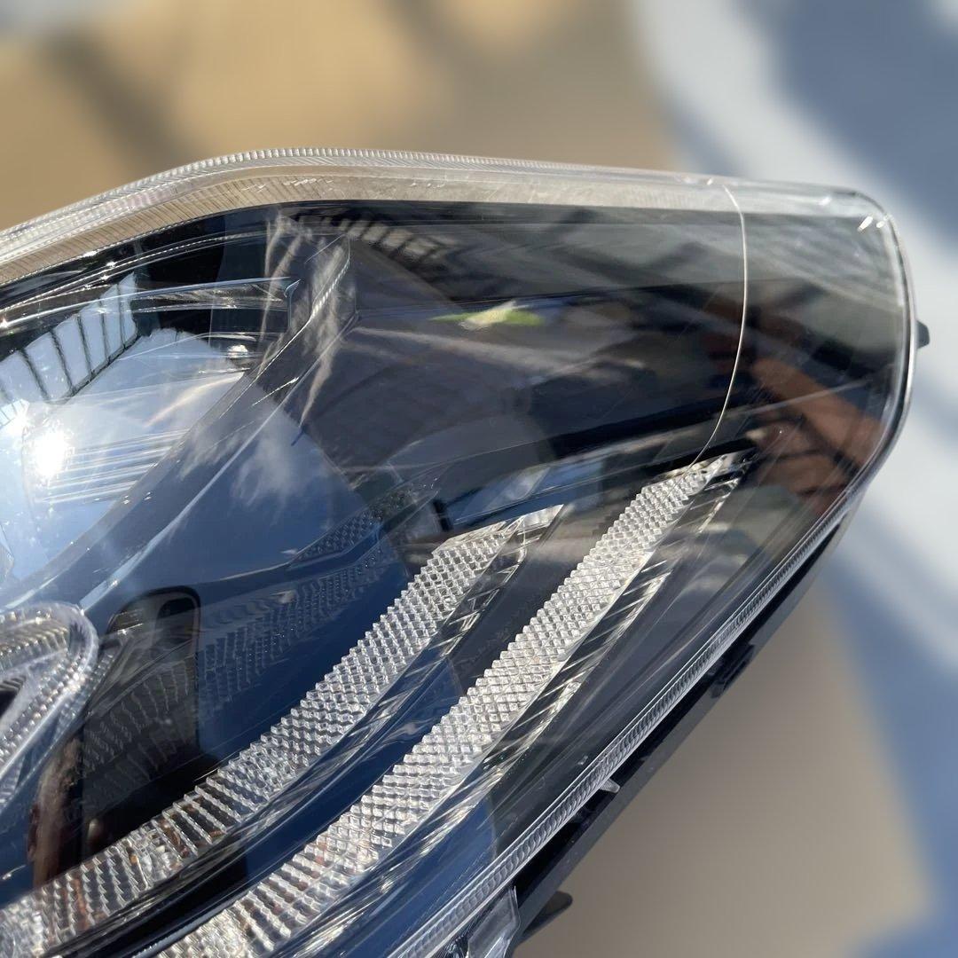 30アルファード左中古ヘッドライト　81185-V2230