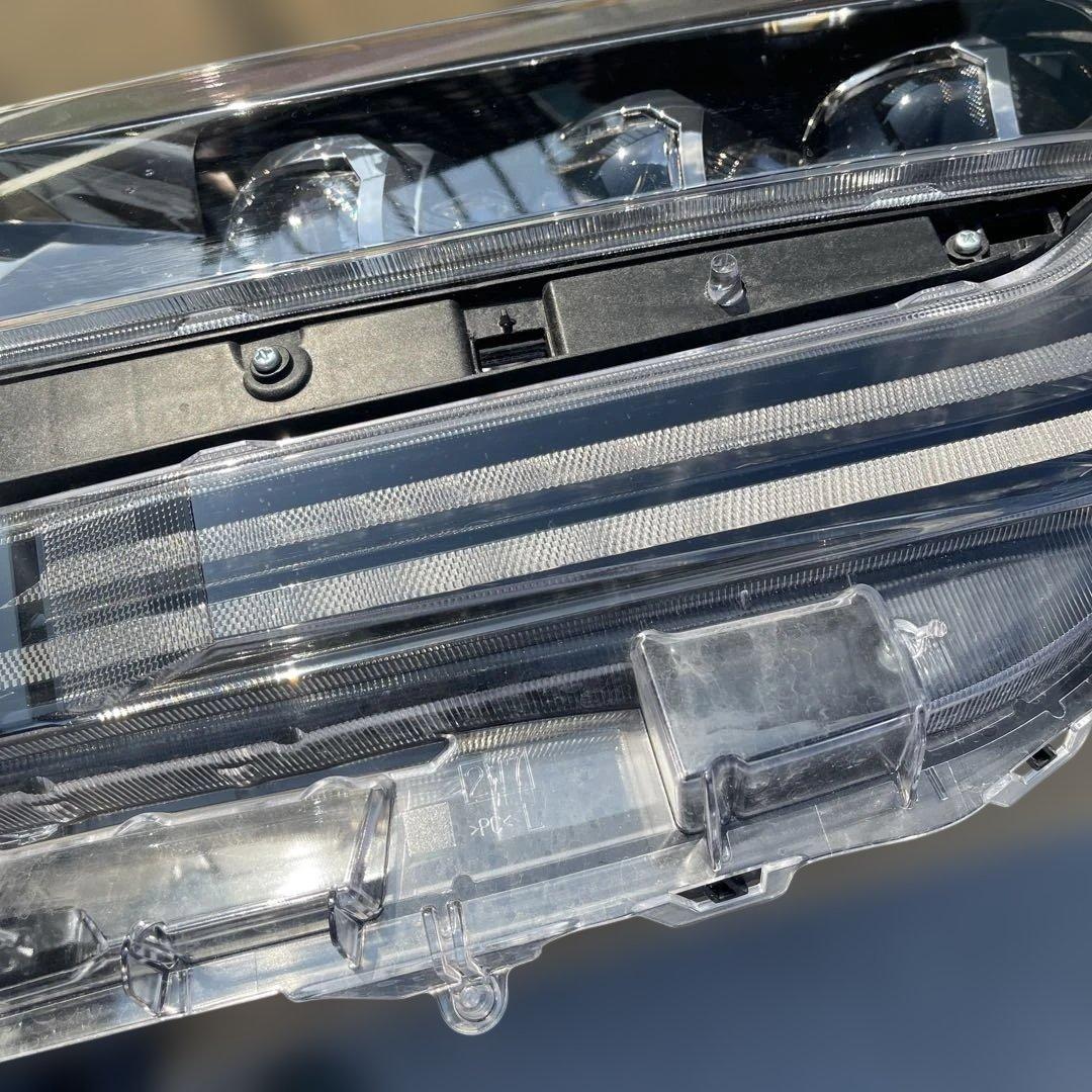 30アルファード左中古ヘッドライト　81185-V2230