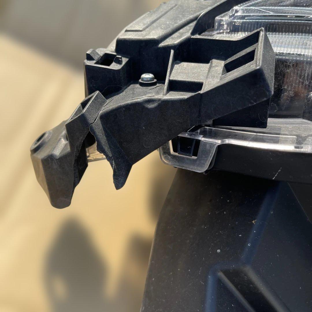 30アルファード左中古ヘッドライト　81185-V2230