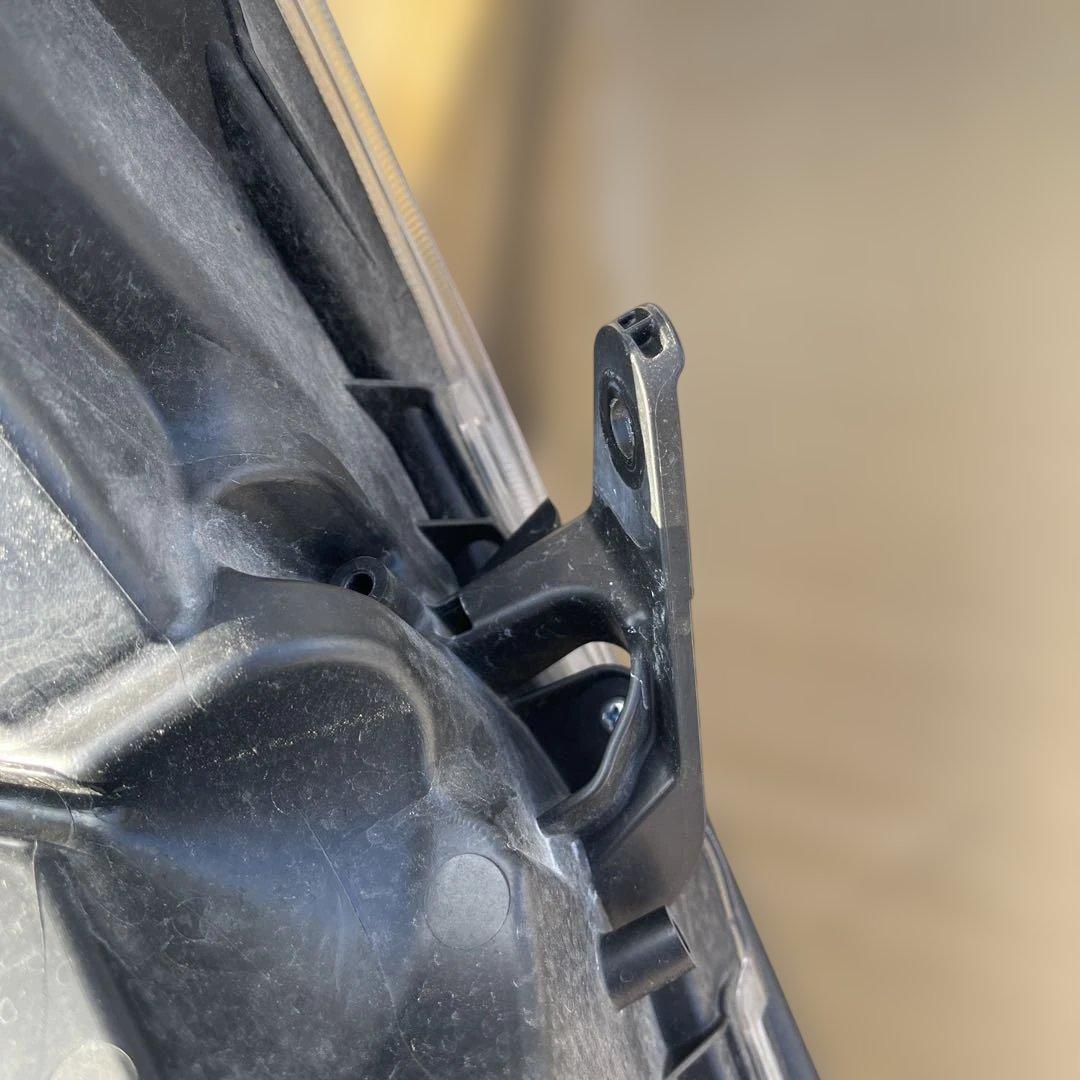 30アルファード左中古ヘッドライト　81185-V2230