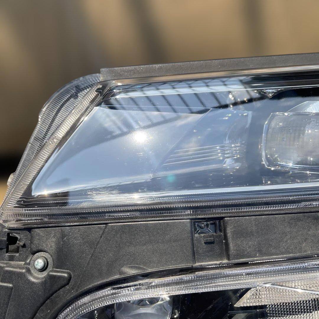 30アルファード左中古ヘッドライト　81185-V2230