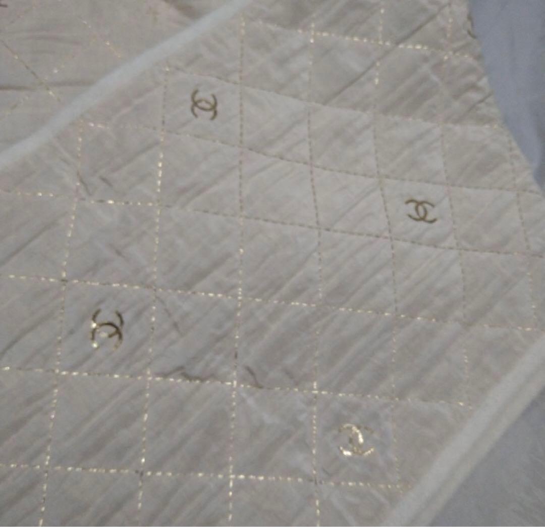 CHANEL キルティングマフラー ホワイト・ゴールド・金