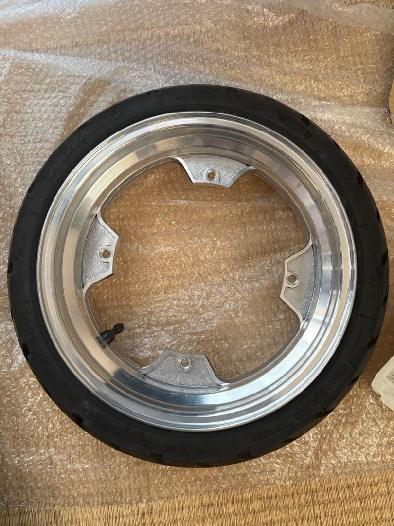 12インチキャストホイールとタイヤセット　4j